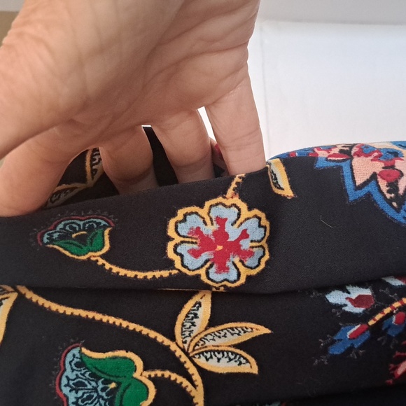 Alice&Olivia pretty Black Floral Mini Skirt w,pleats,pockets EUC sz4 - Picture 3 of 9